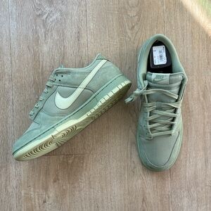 Nike Dunk Low Retro Olive Green Suede Canvas Sneakers Men’s Size 10